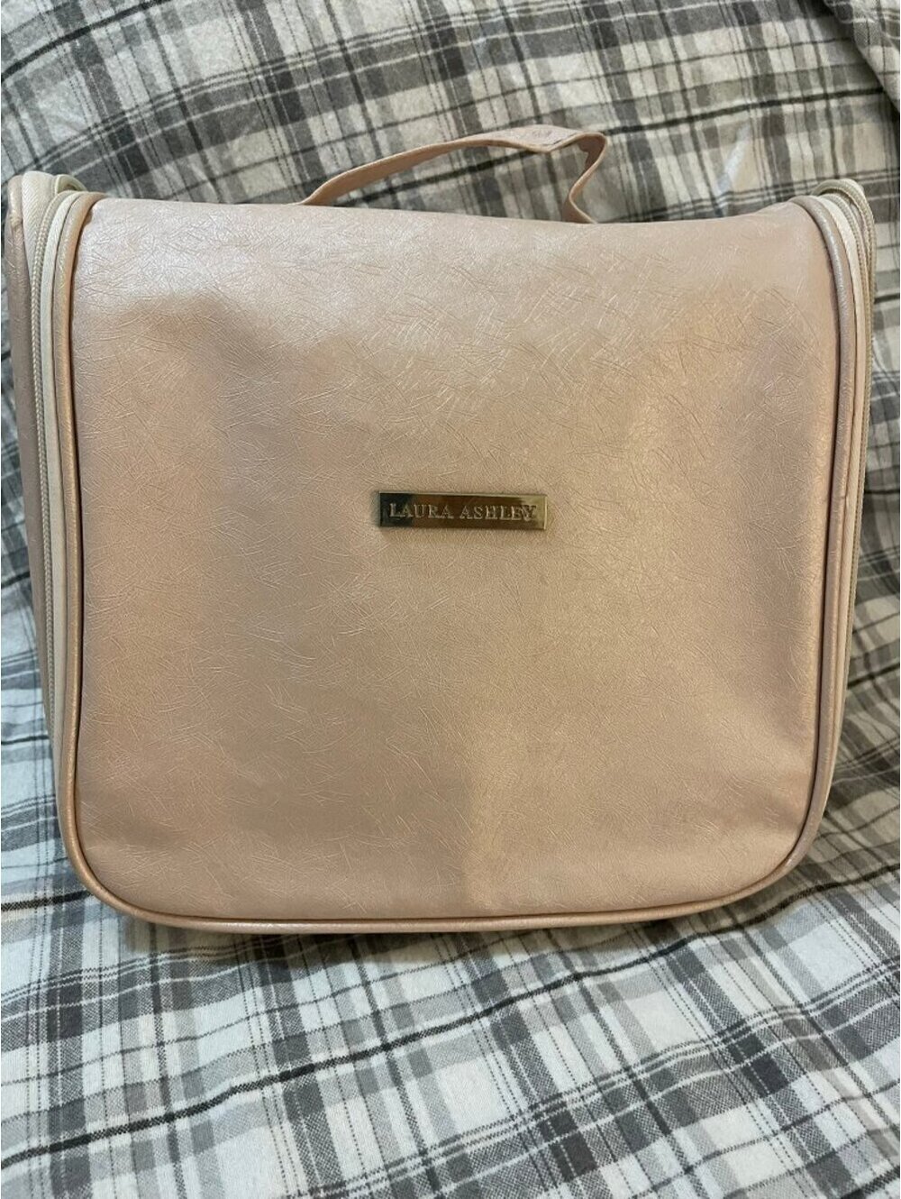 Laura Ashley | One Size | Hanging Travel Toiletry Organizer